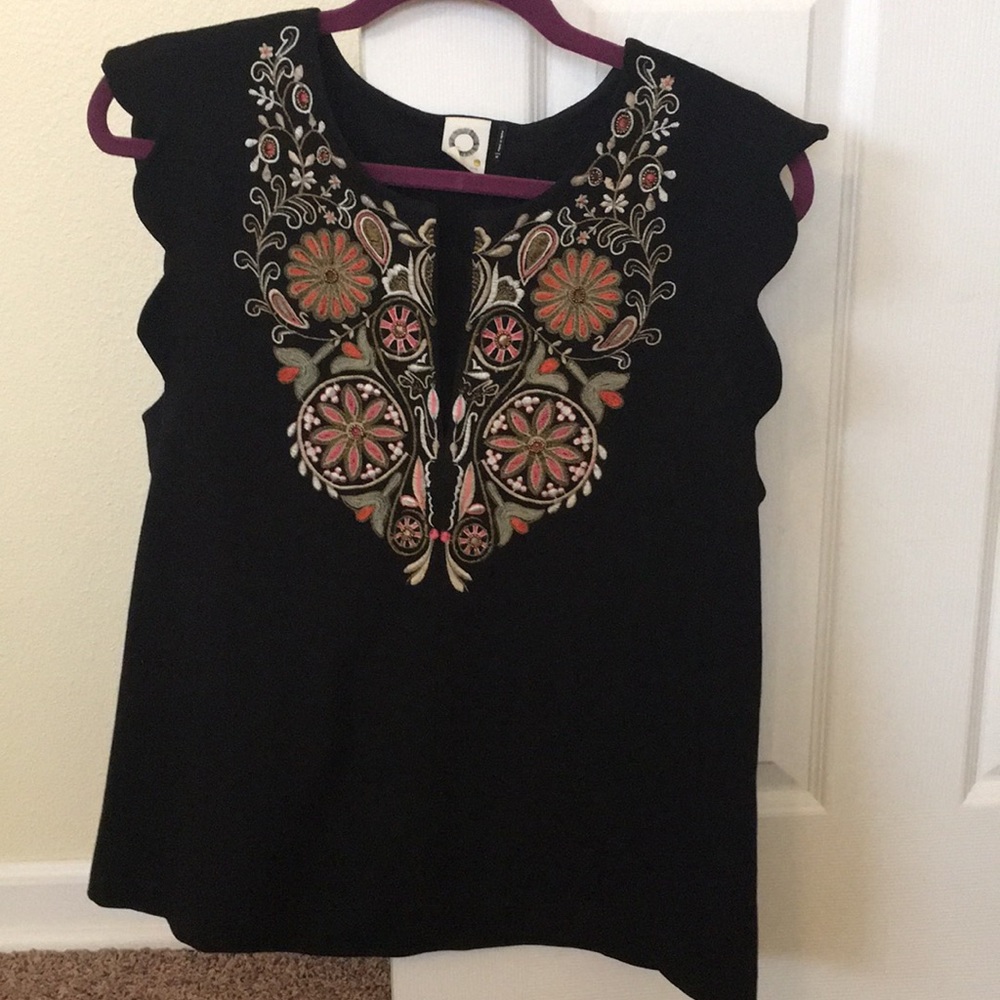 Akemi + Kin scalloped tank top